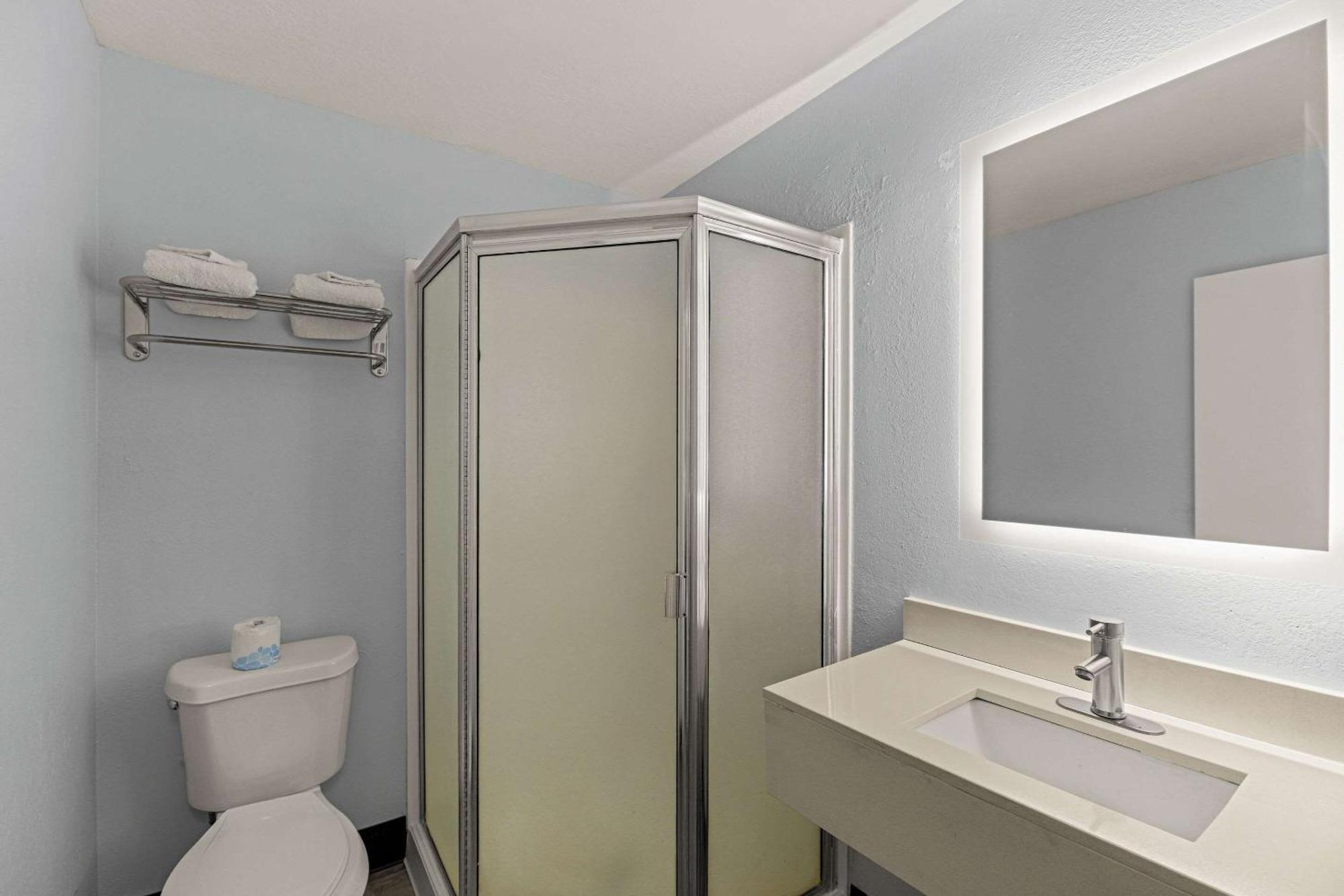 Rodeway Inn Midland Luaran gambar