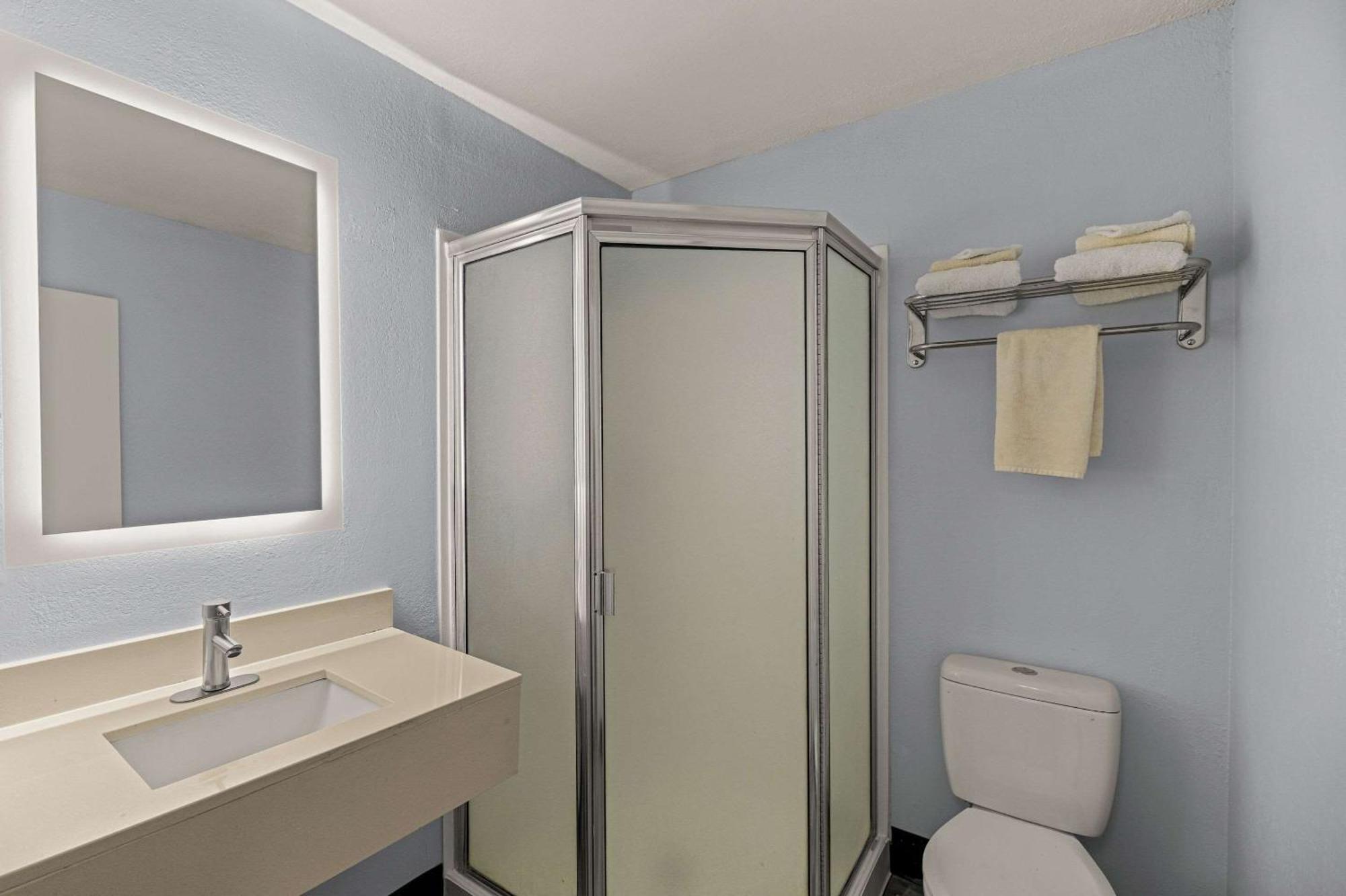 Rodeway Inn Midland Luaran gambar