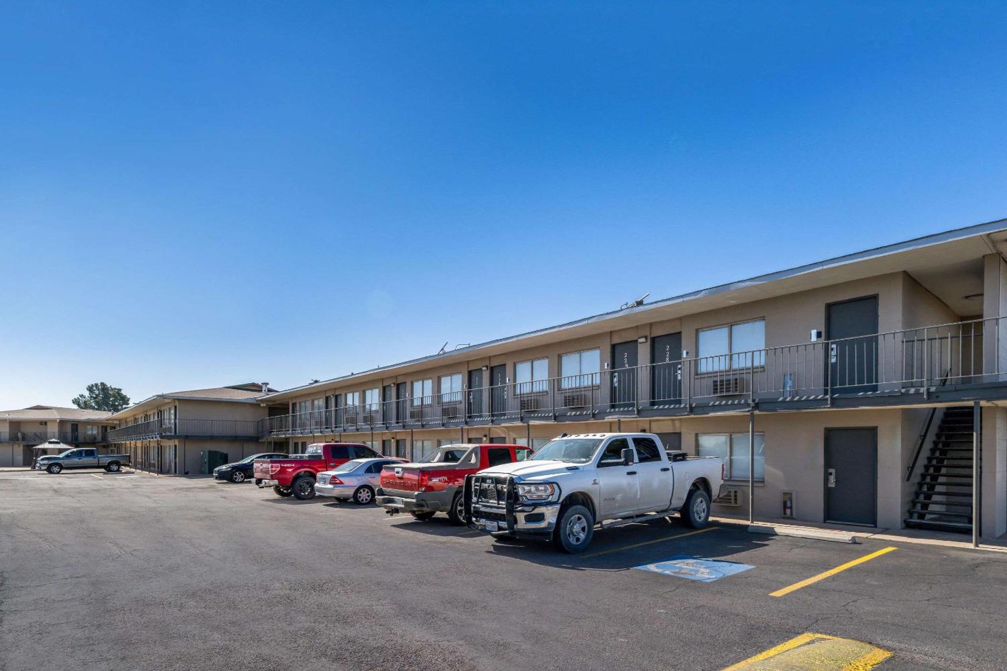 Rodeway Inn Midland Luaran gambar