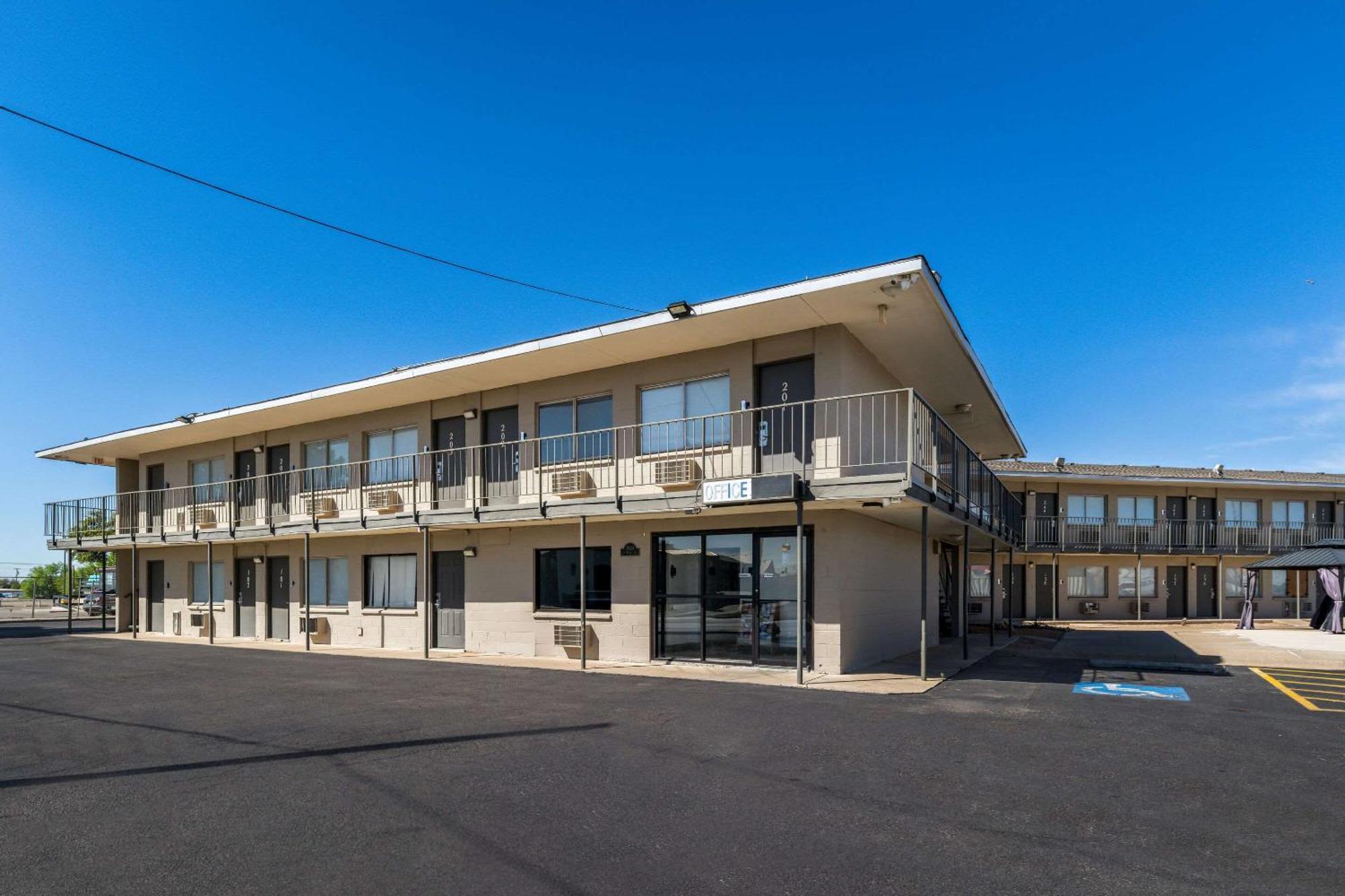 Rodeway Inn Midland Luaran gambar